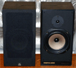 Monitor Audio  R252  black speakers